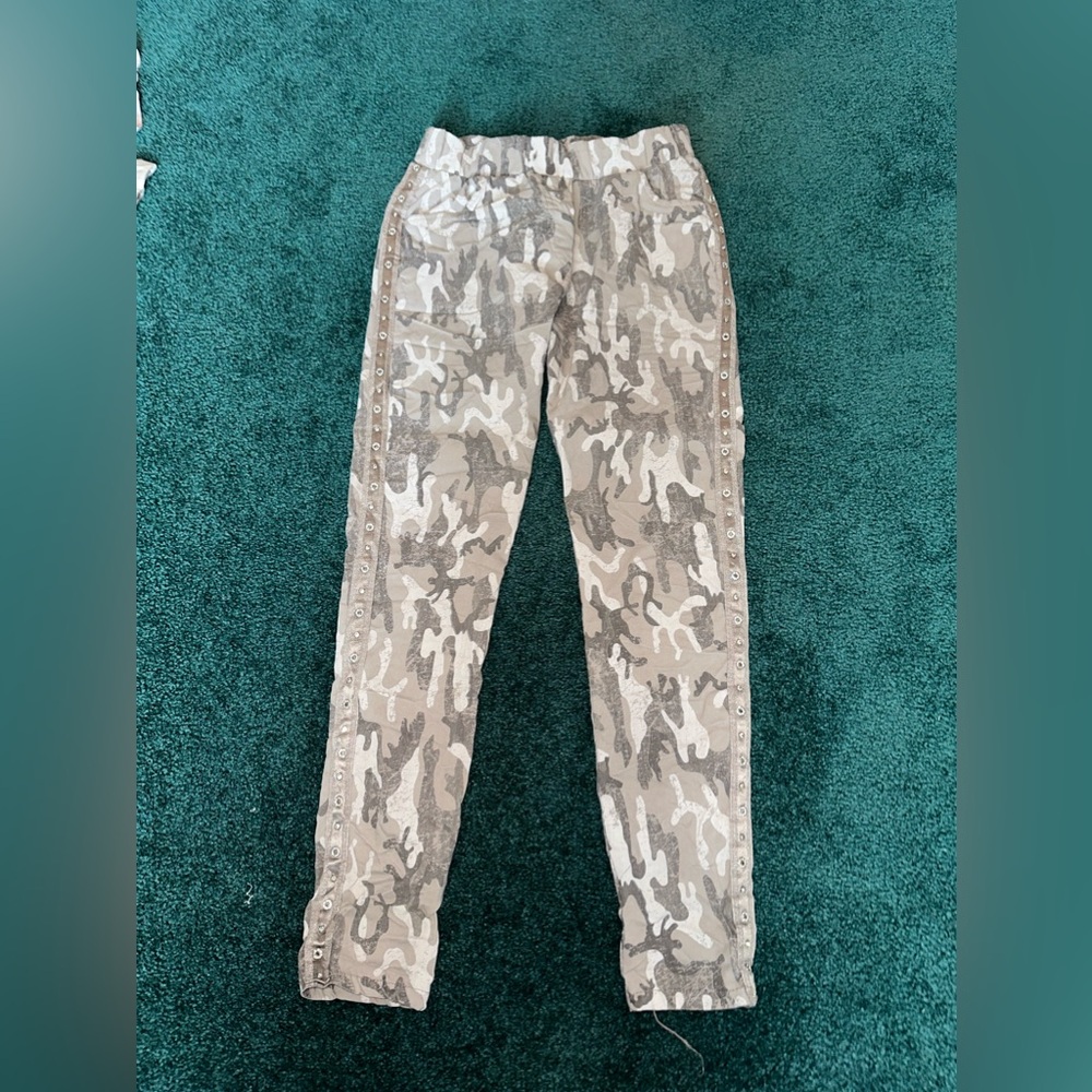 Women pants, green, size XS/S , no tags
